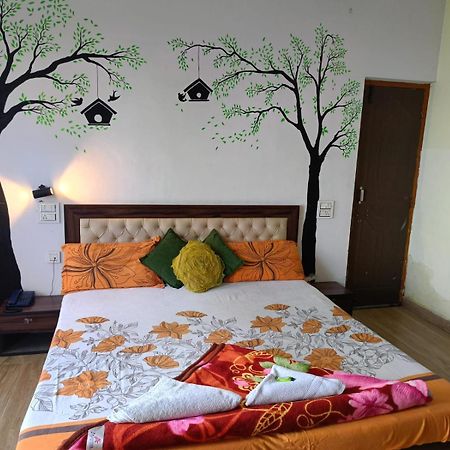 Joshi Holiday Home Stay Lansdowne Exteriör bild