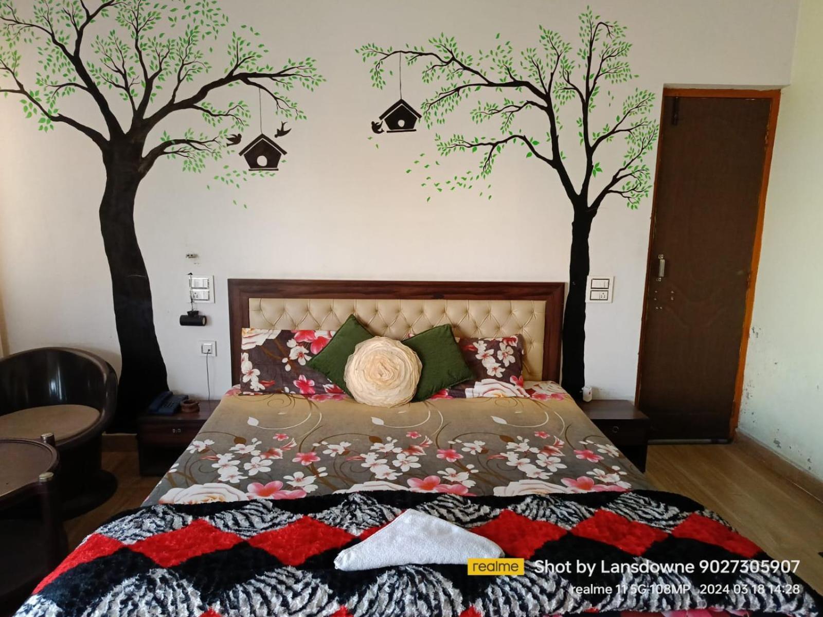Joshi Holiday Home Stay Lansdowne Exteriör bild