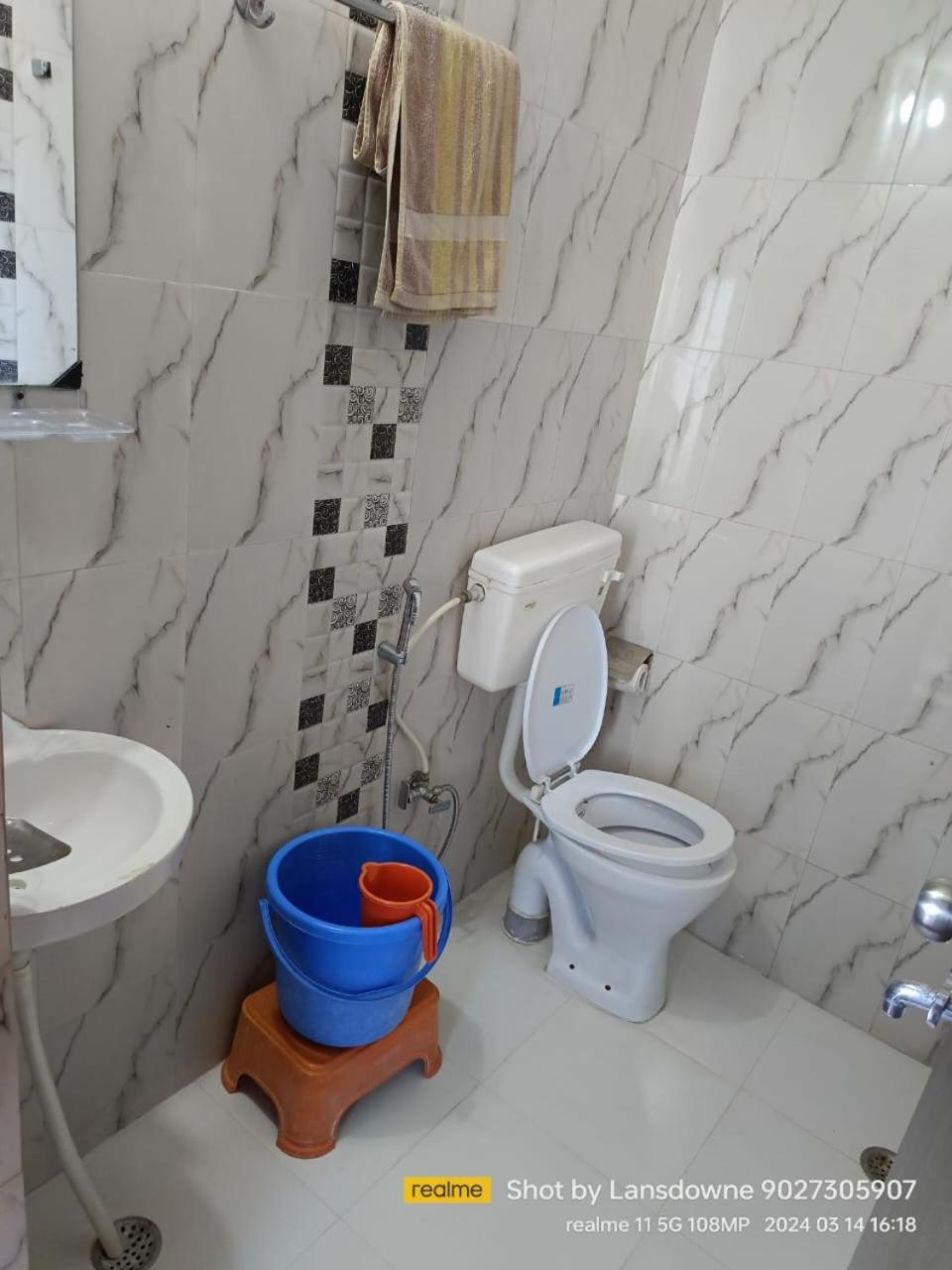 Joshi Holiday Home Stay Lansdowne Exteriör bild