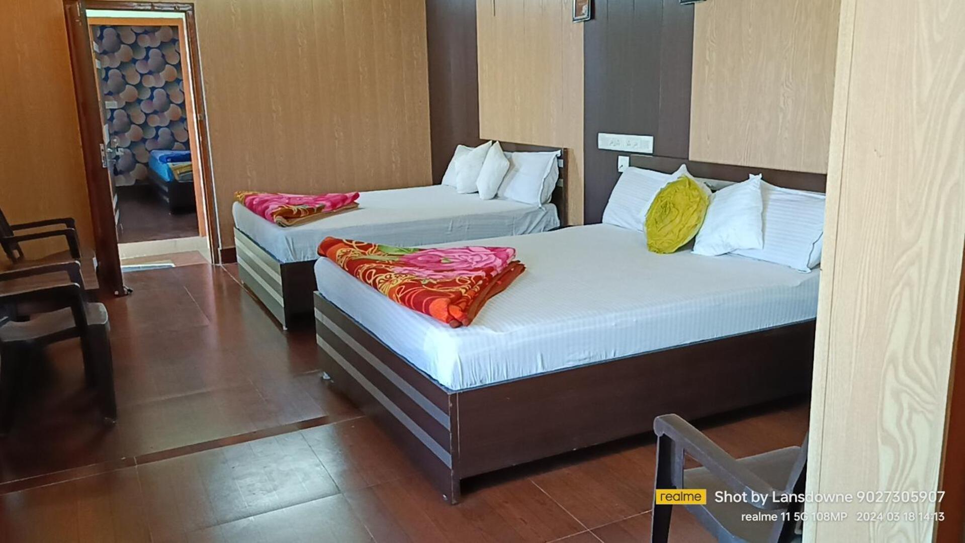 Joshi Holiday Home Stay Lansdowne Exteriör bild