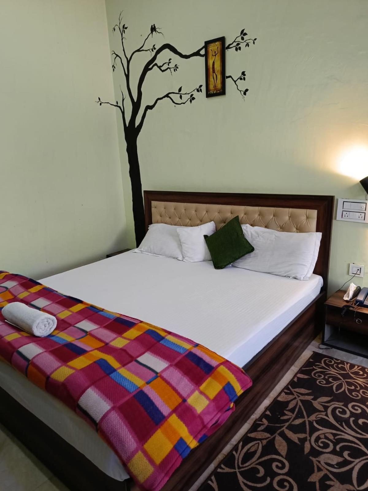 Joshi Holiday Home Stay Lansdowne Exteriör bild