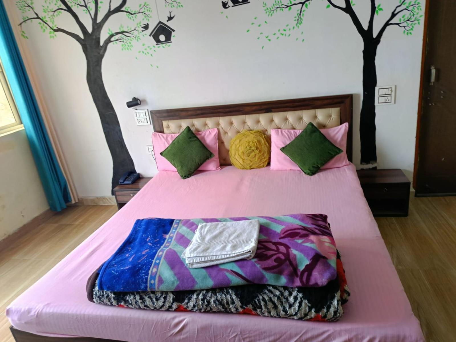 Joshi Holiday Home Stay Lansdowne Exteriör bild