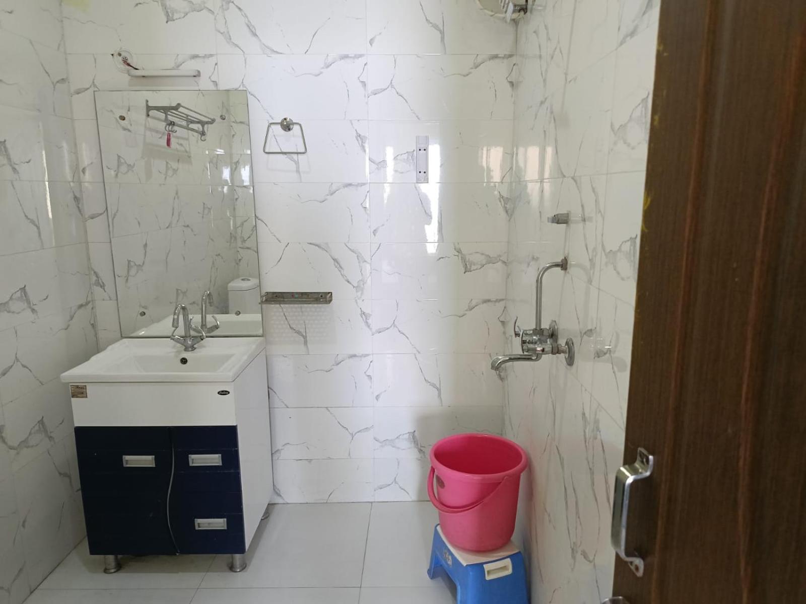 Joshi Holiday Home Stay Lansdowne Exteriör bild